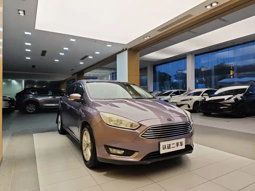 Focus Sedan 1.6 L Auto Style Smart Travel
