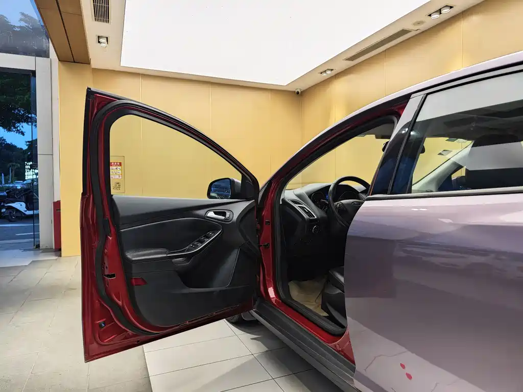Focus Sedan 1.6 L Auto Style Smart Travel