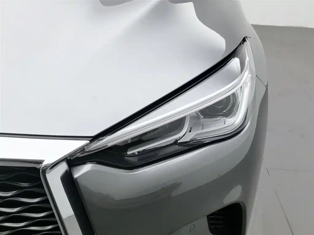 Infiniti QX50 2.0 T 2 WD Fashion
