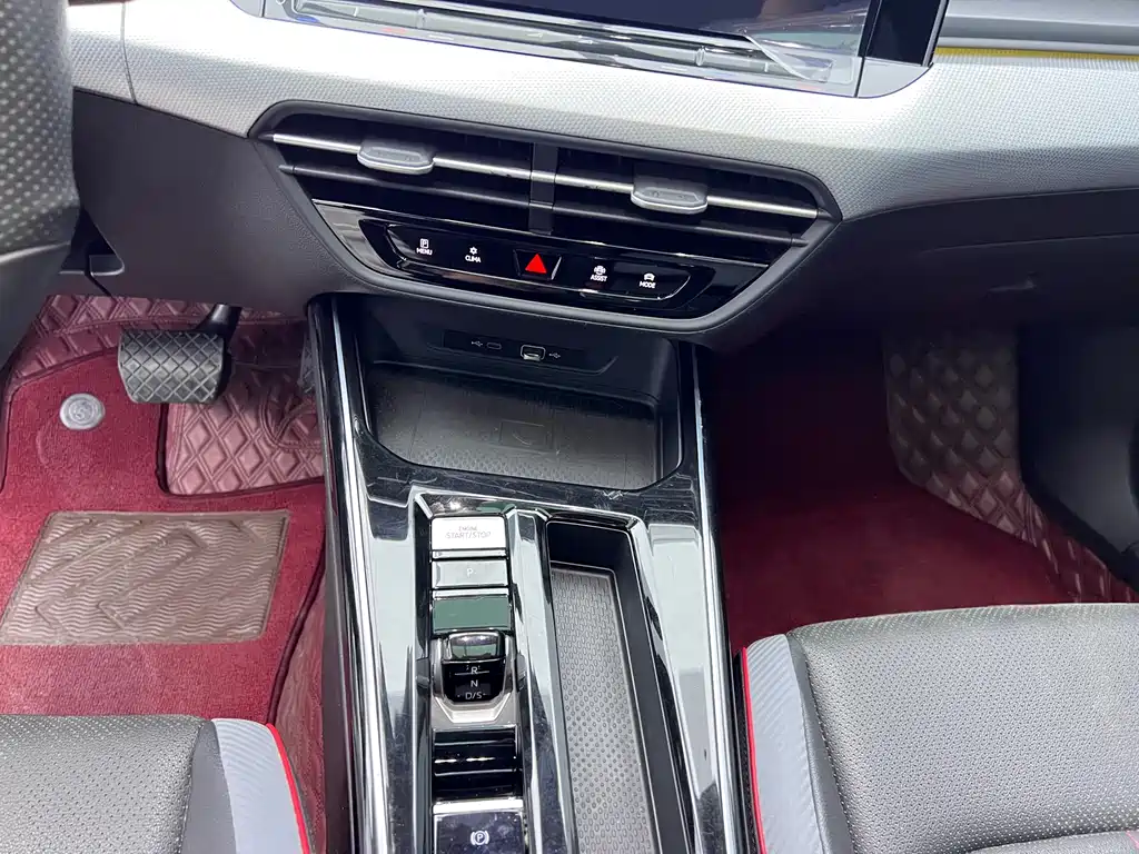 Lamando Lamando L 280 TSI DSG Spicy Cool