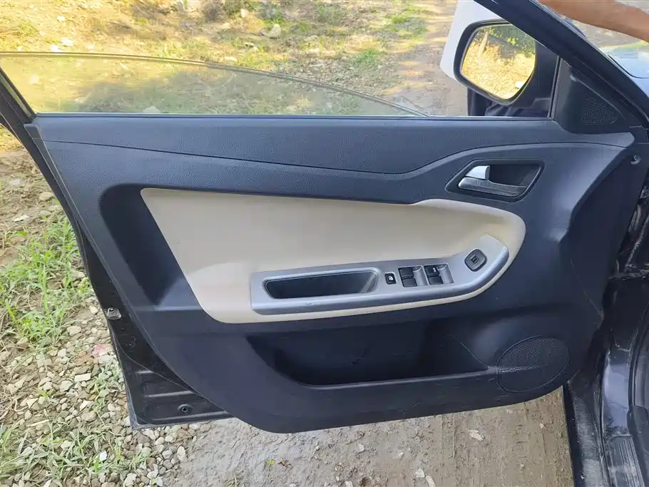 Family 福美来 2014款 M5 1.6 L 手动舒适型