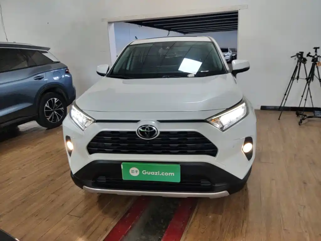 RAV4 2.0 L CVT 2 WD Style Plus