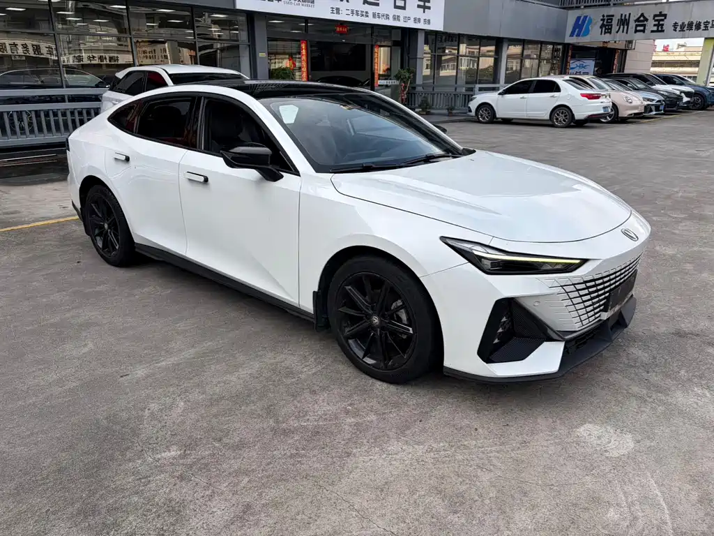 Changan UNI-V 1.5 T Distinguished