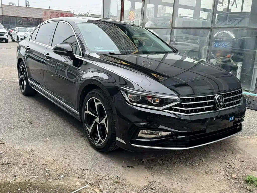 Magotan 200 10 K Commemorative 330 TSI DSG Luxury