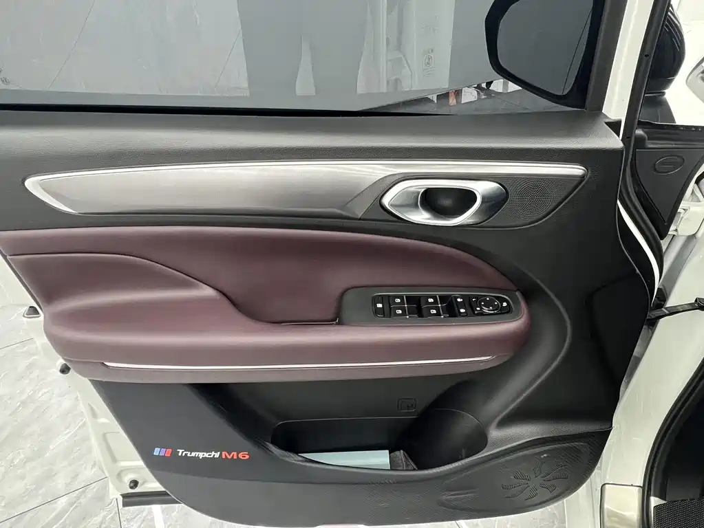 GAC Trumpchi M6 270 T DCT Premium (7-seat)