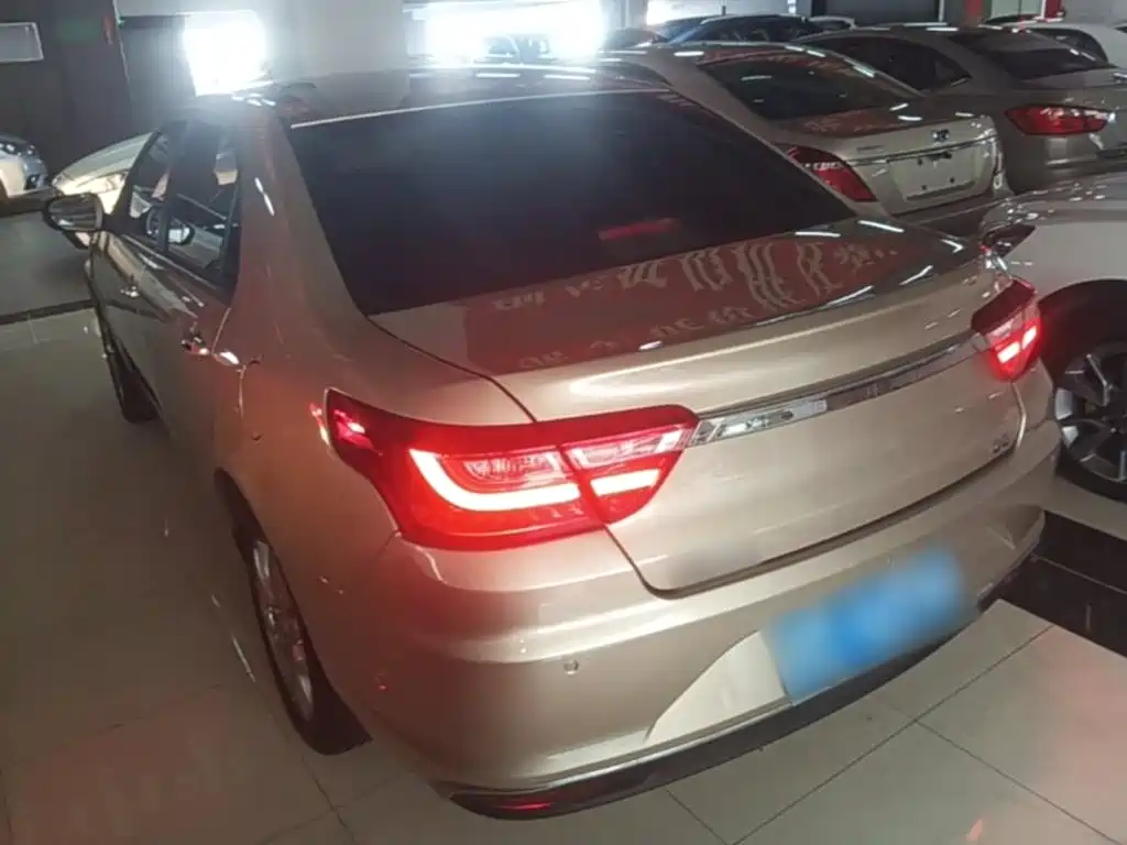 Vision 1.5 L Auto Distinguished