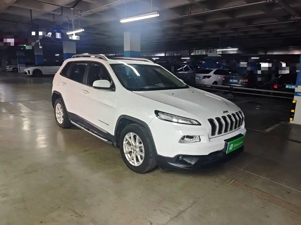Cherokee 2.0 L Superior