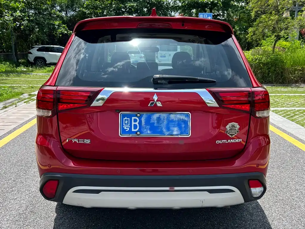 Outlander 2.0 L 2 WD Smooth Enjoyment 5-seat
