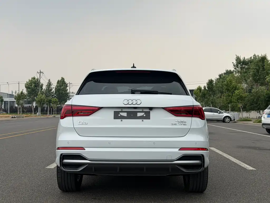 Audi Q3 35 TFSI Fashion Dynamic (1.4 T)