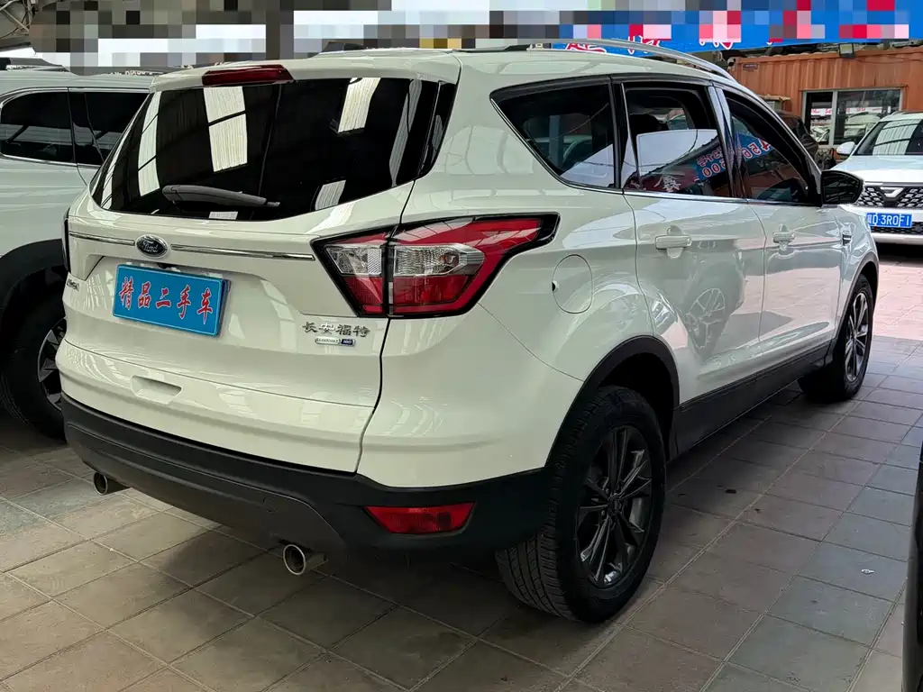 Kuga EcoBoost 180 2 WD Platinum Wing CN-VI