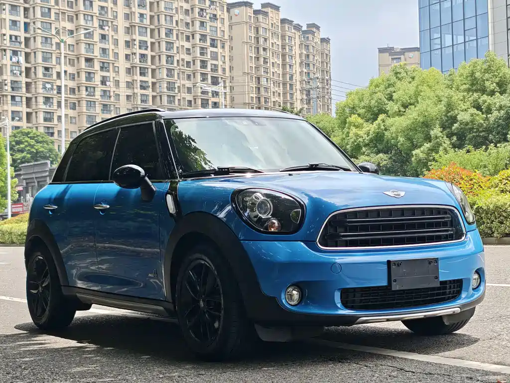 MINI COUNTRYMAN 1.6 T COOPER ALL4 Fun Gear Fan