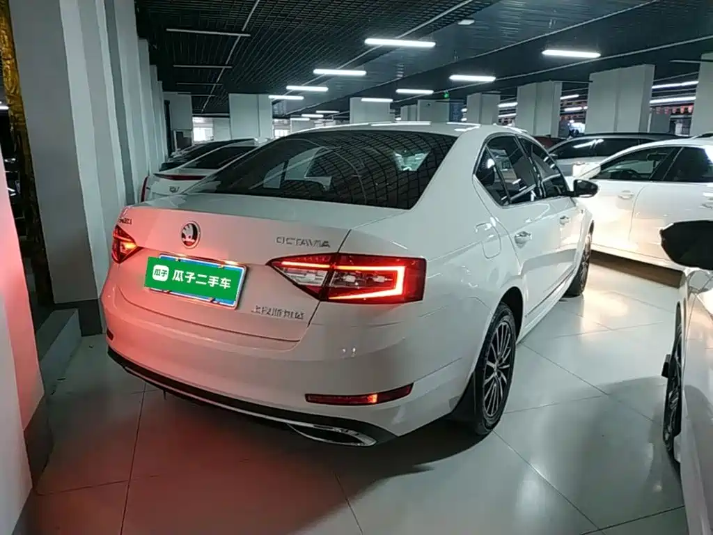 Octavia TSI230 DSG Luxury
