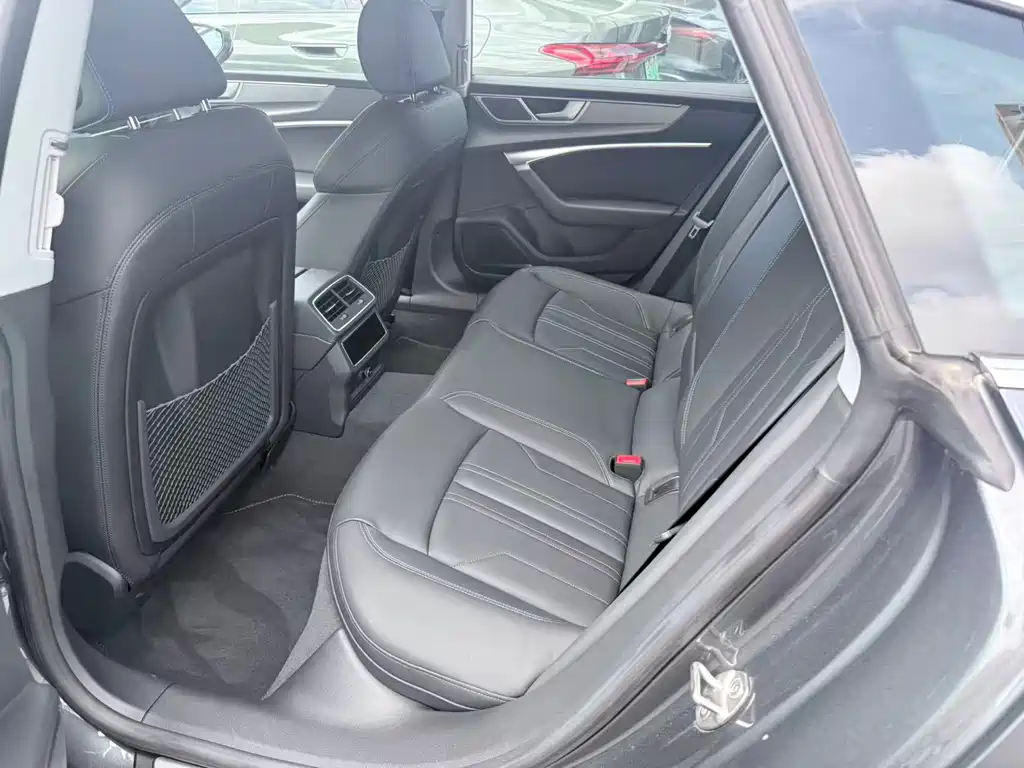 Audi A7 45 TFSI Select