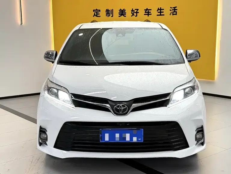 Toyota SIENNA 3.5 L 4 WD L