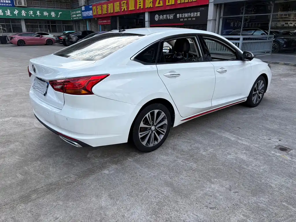 Ruicheng CC Blue Whale 1.5 T DCT Luxury