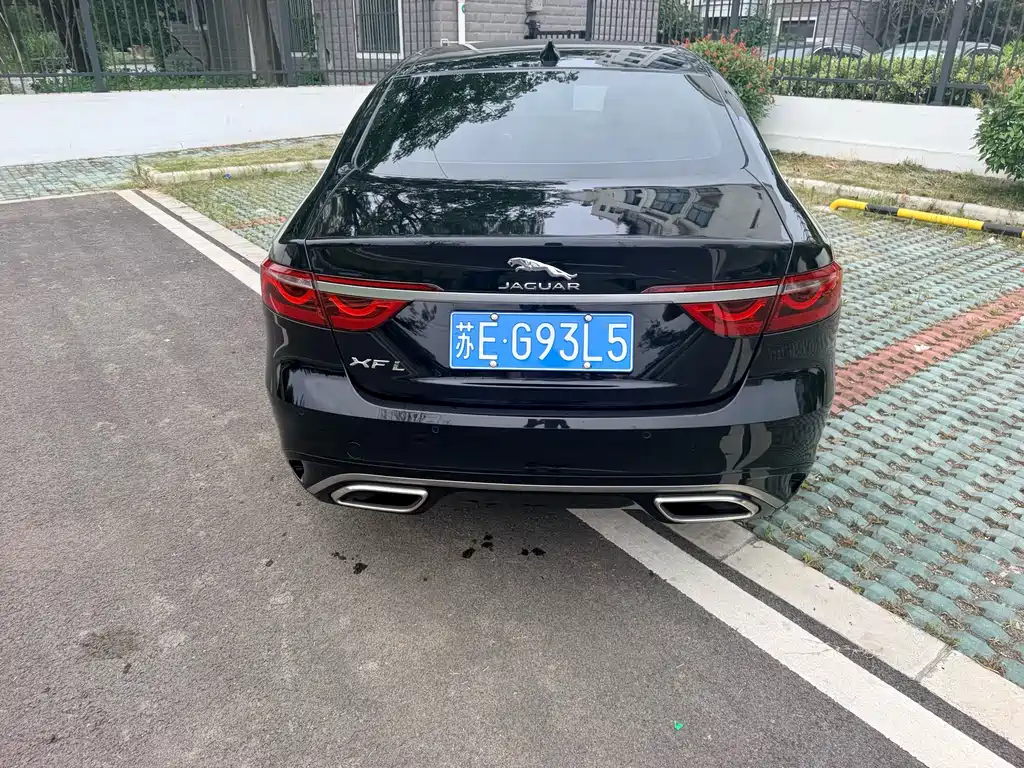 Jaguar XFL XFL 2.0 T P250 2 WD Premium Luxury