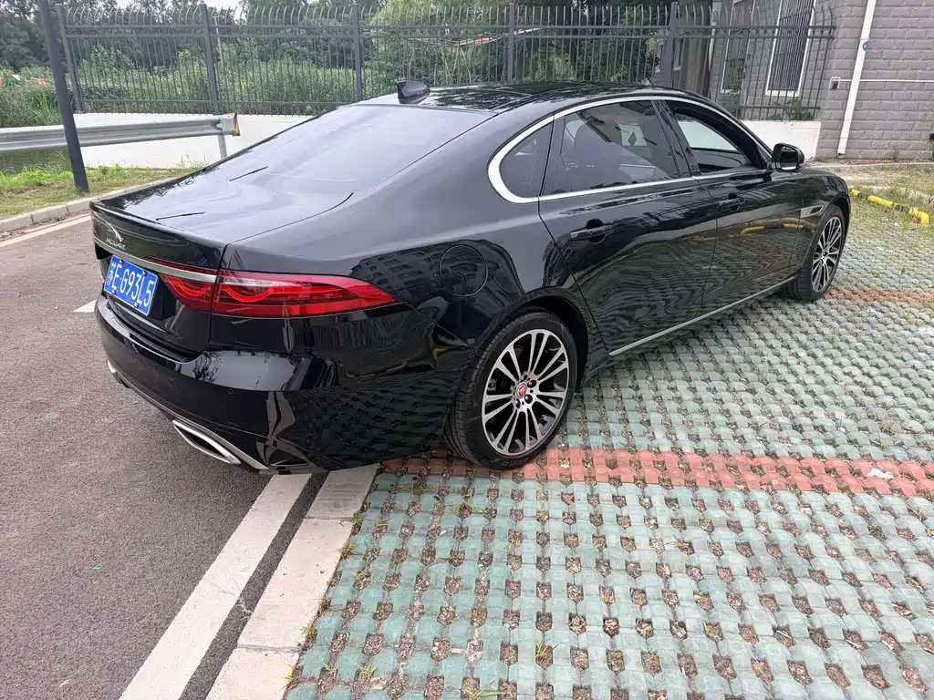 Jaguar XFL XFL 2.0 T P250 2 WD Premium Luxury