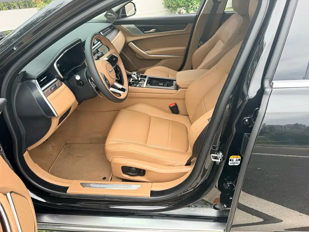 Jaguar XFL XFL 2.0 T P250 2 WD Premium Luxury