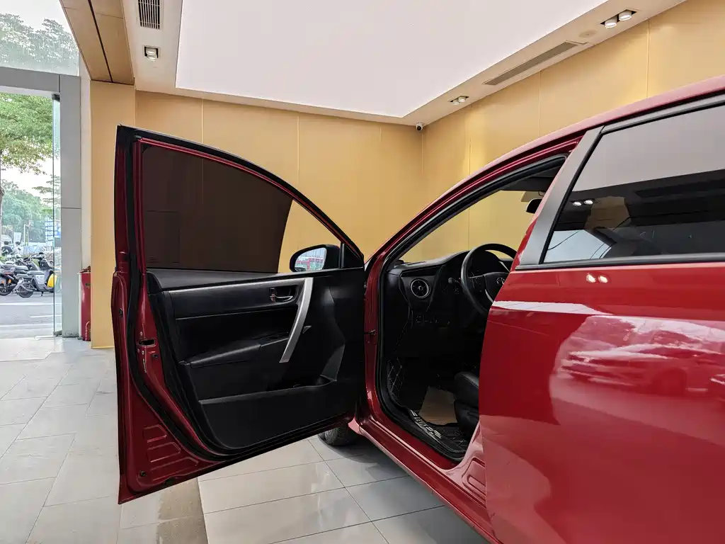 Levin Facelift 185 T CVT Elite CN-V