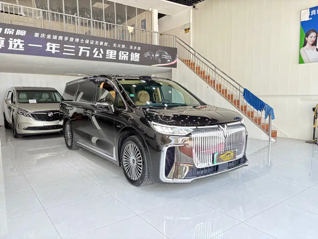 Voyah Dreamer PHEV 4 WD Distinguished Qiankun