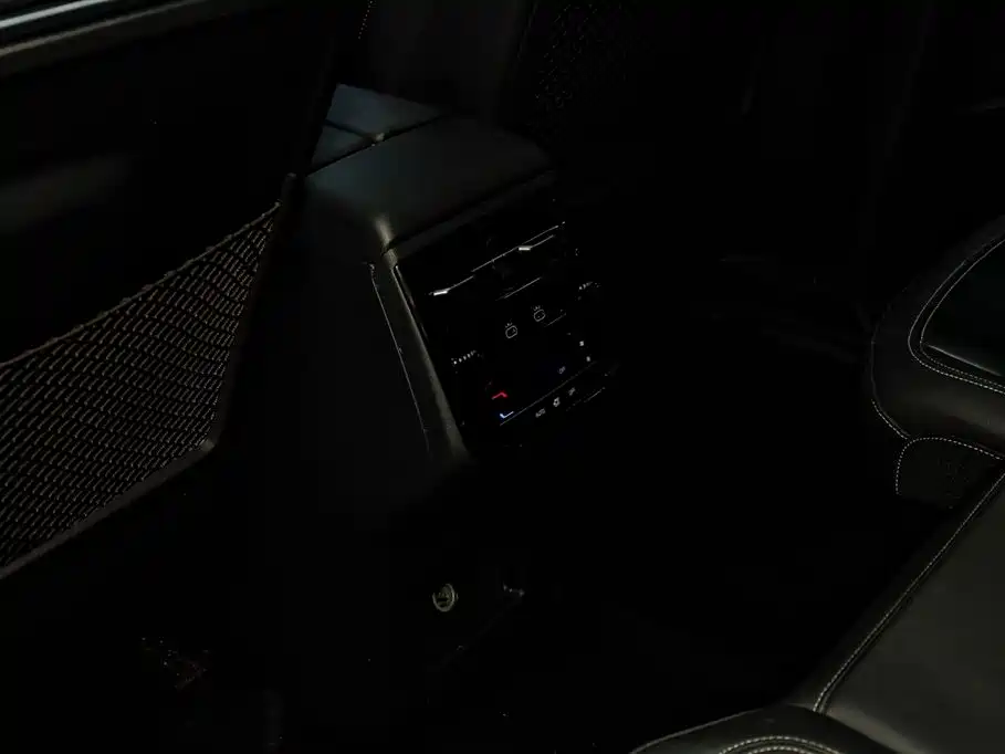 Audi Q6 40 TFSI quattro Cloud View Feather Package 7-seat