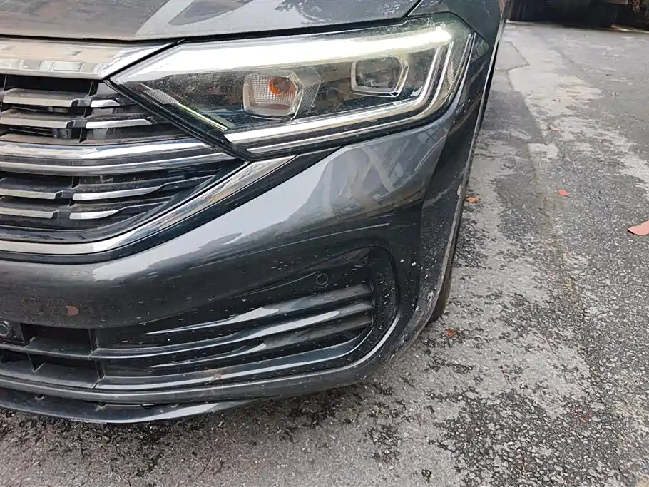 Sagitar 300 TSI DSG Transcend