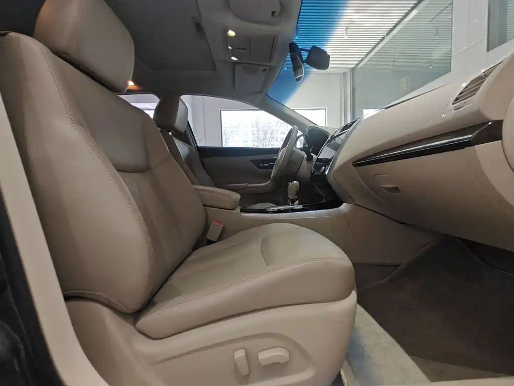 Teana 2.0 L XL Upper Tech
