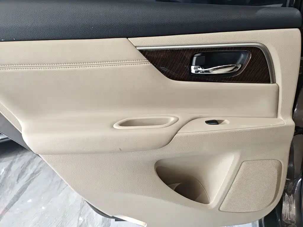 Teana 2.0 L XL Upper Tech