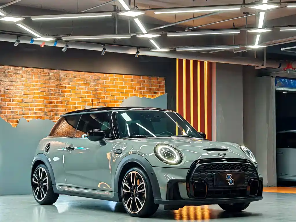 MINI 2.0 T COOPER S Racer