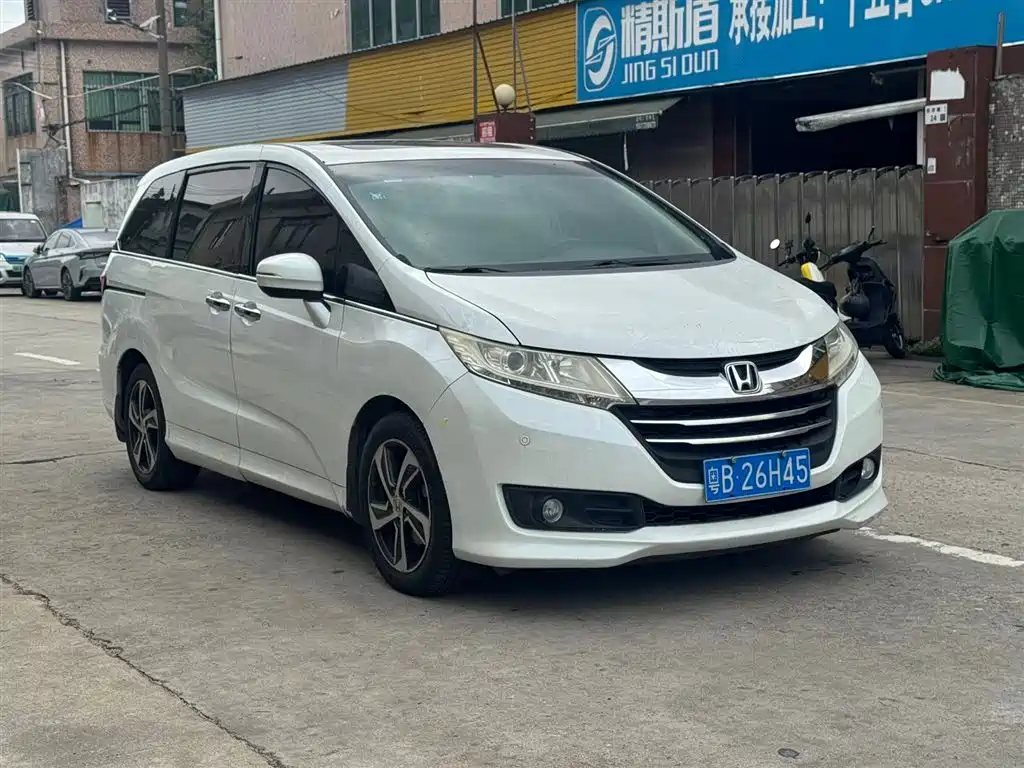 Odyssey 2.4 L Luxury