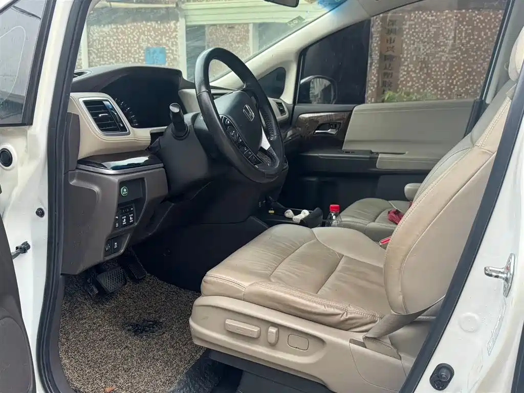Odyssey 2.4 L Luxury
