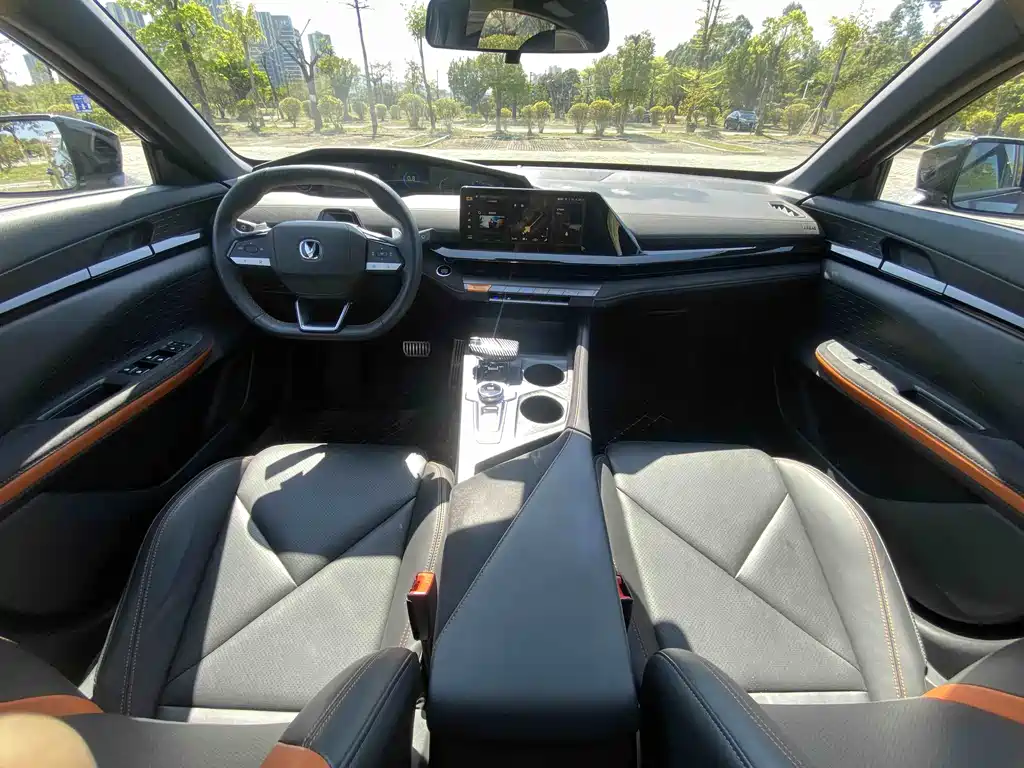 Changan UNI-V 1.5 T Sport