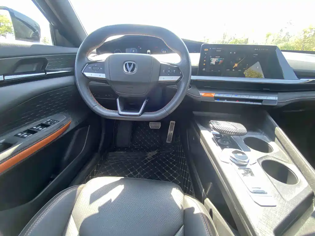 Changan UNI-V 1.5 T Sport