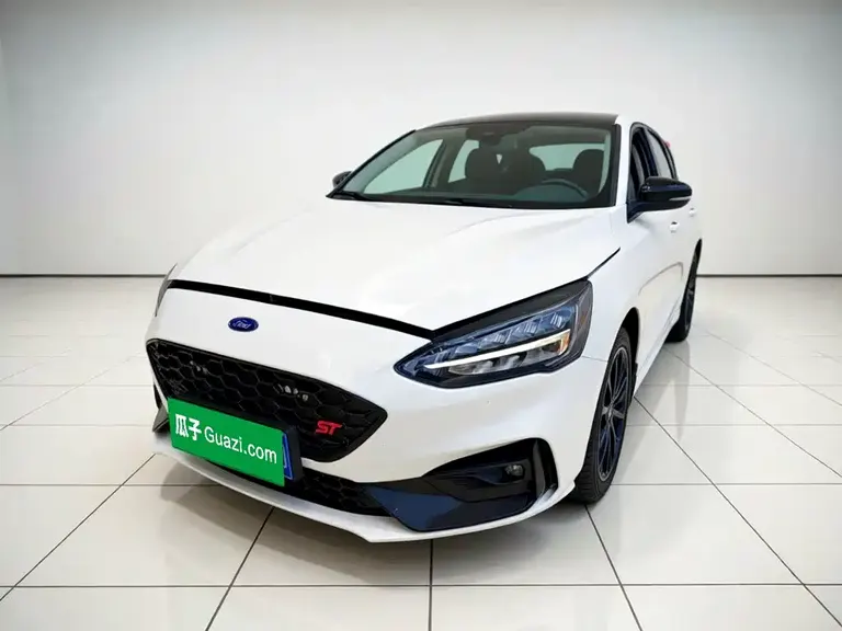 Ford Focus Hatchback EcoBoost 180 Auto Sharp Trend