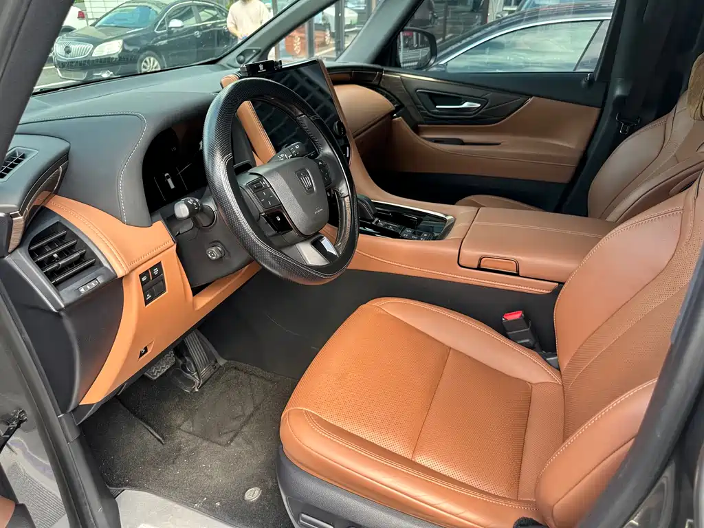 Vellfire Crown Dual Engine 2.5 L Supreme Executive