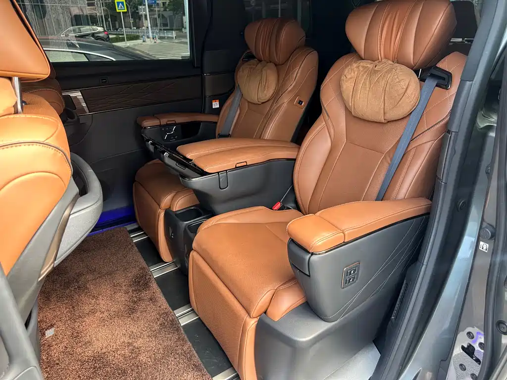 Vellfire Crown Dual Engine 2.5 L Supreme Executive