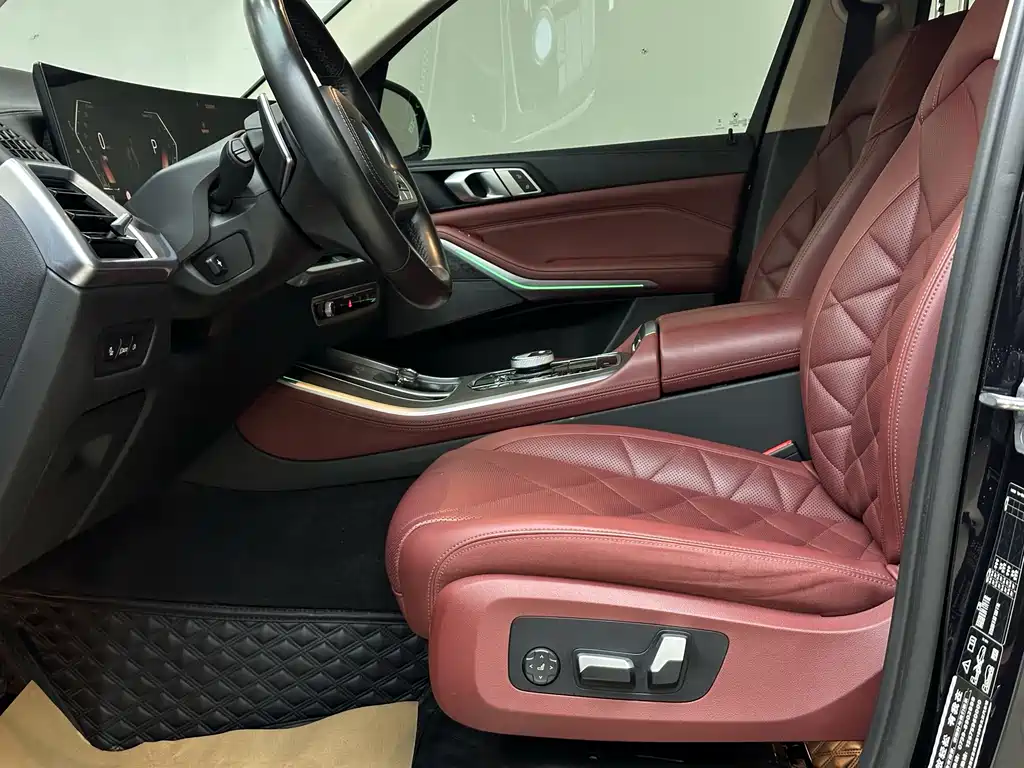 BMW X5 xDrive 30 Li M Sport Package