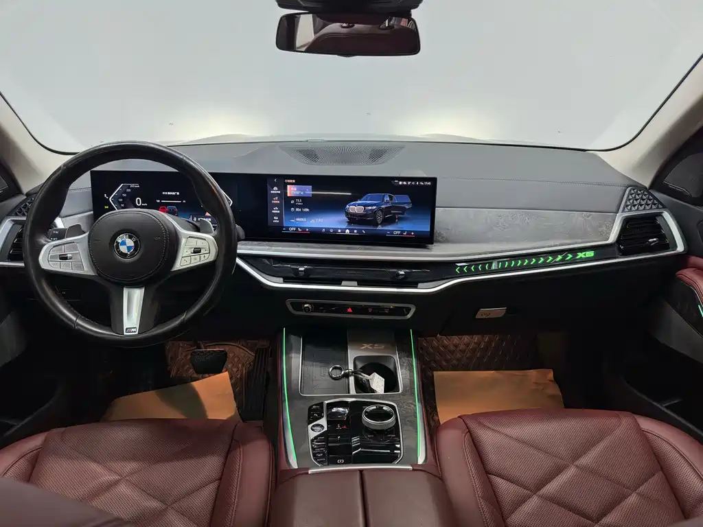 BMW X5 xDrive 30 Li M Sport Package