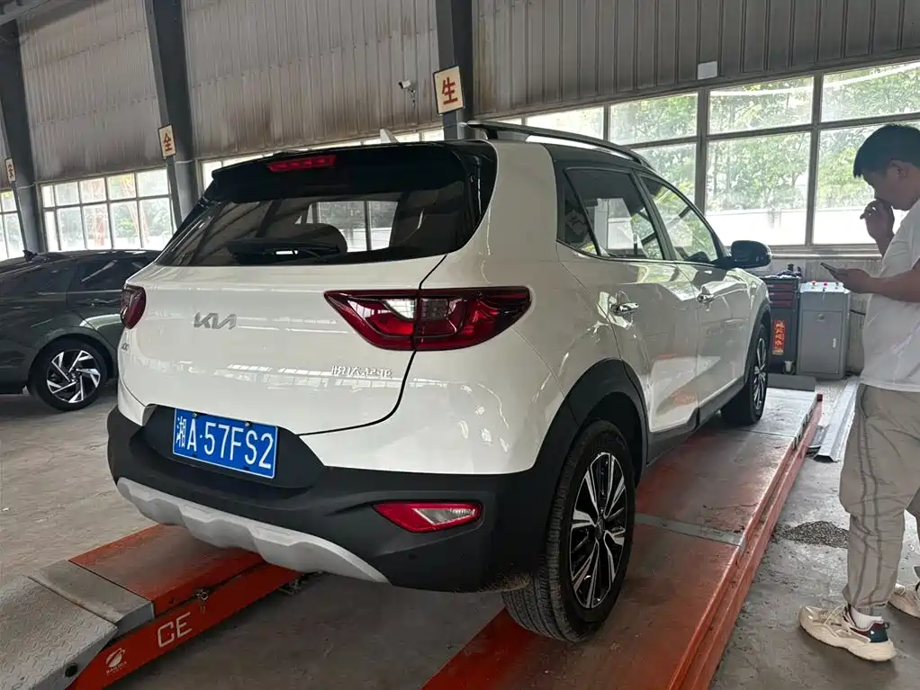 Stonic 1.4 L Auto Fun Enjoyment