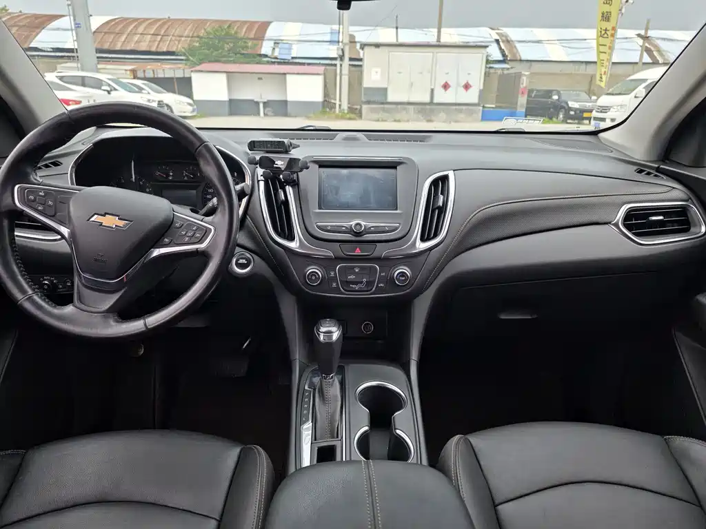 Equinox 535 T Auto Speed World CN-VI