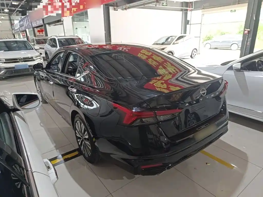 Teana 2.0 L XL-TLS Joy
