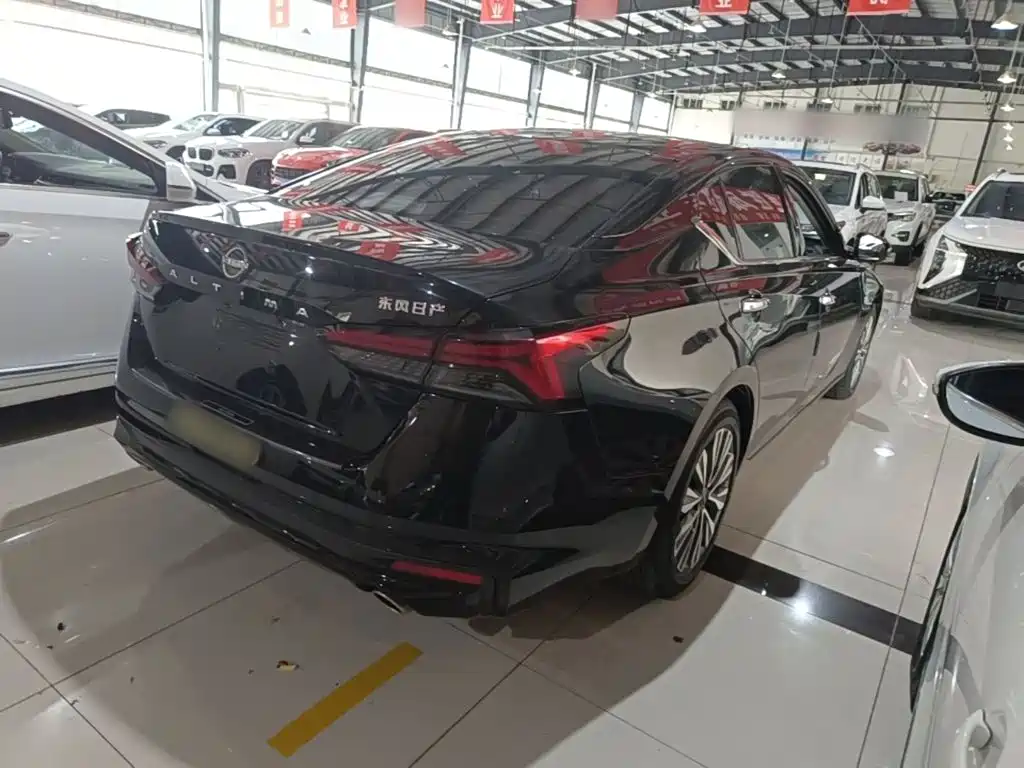 Teana 2.0 L XL-TLS Joy