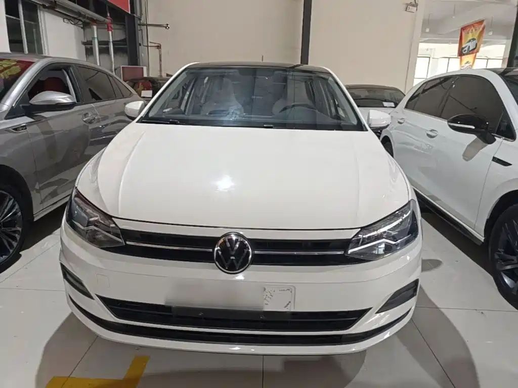 Polo Plus 1.5 L Auto Colorful Tech