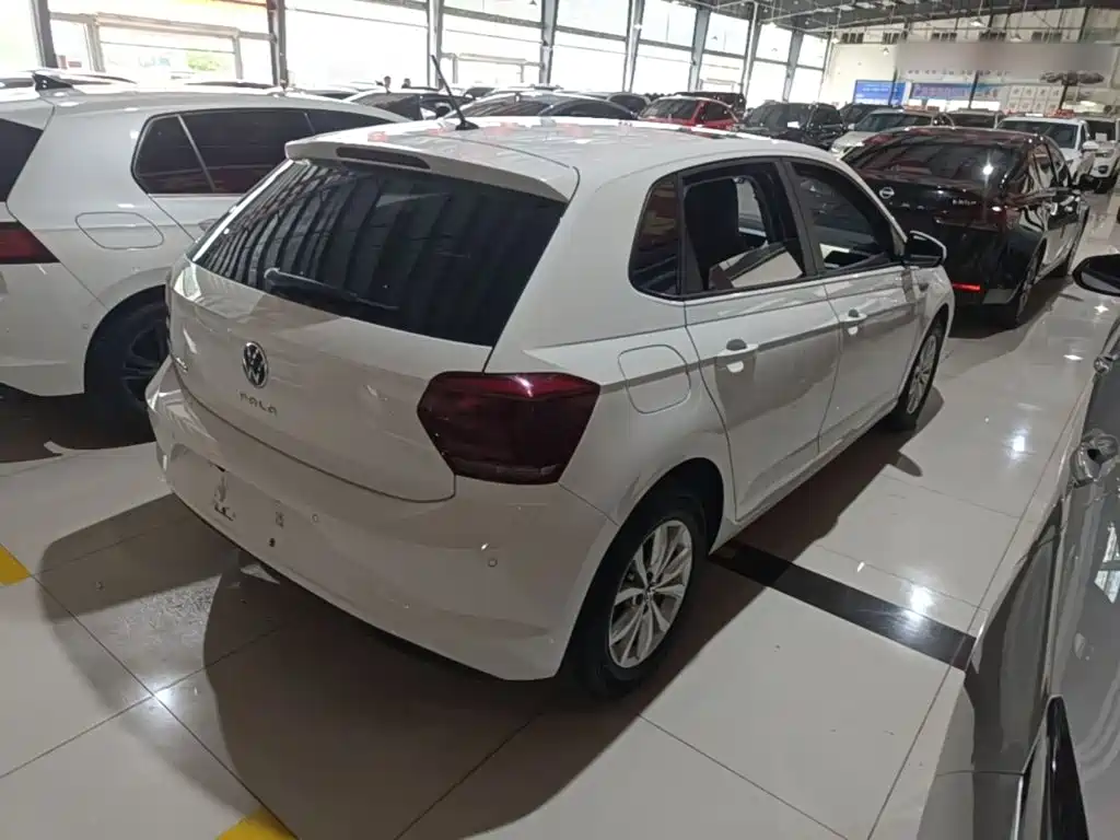 Polo Plus 1.5 L Auto Colorful Tech