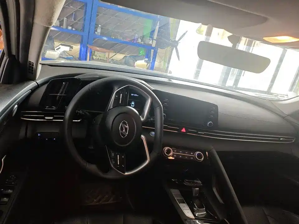 Elantra 1.5 L CVT GLX Elite