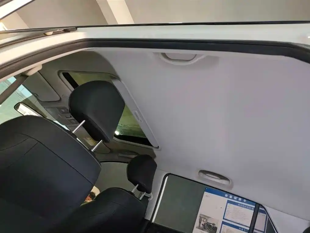 Stonic 1.4 L CVT Sunroof