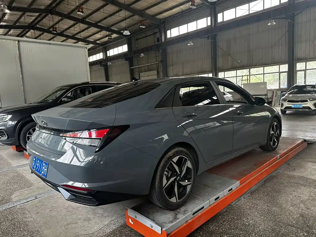 Elantra 1.5 L CVT GLX Elite