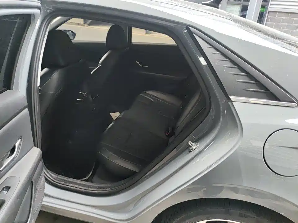 Elantra 1.5 L CVT GLX Elite