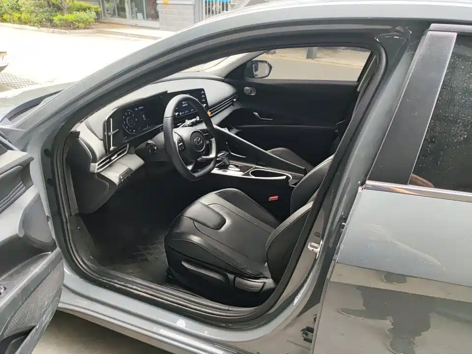 Elantra 1.5 L CVT GLX Elite
