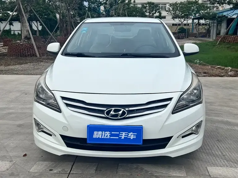 Hyundai Accent 1.4 L Manual Intelligent GLS
